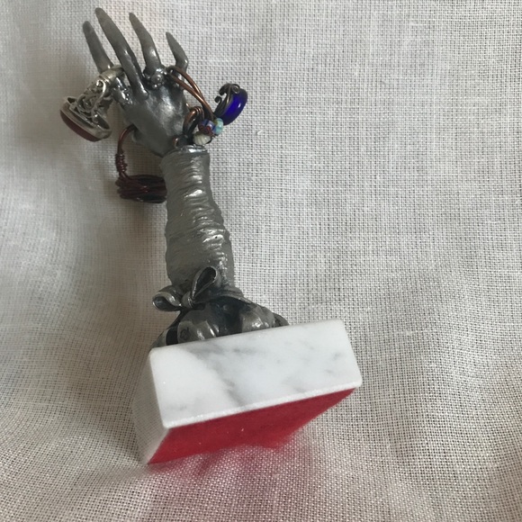 Jewelry Ring Holder - Theatrical Arm - Picture 7 of 8